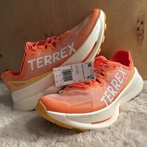 Adidas TERREX Agravic Speed Ultra Trail Running
Shoe - Women's 10